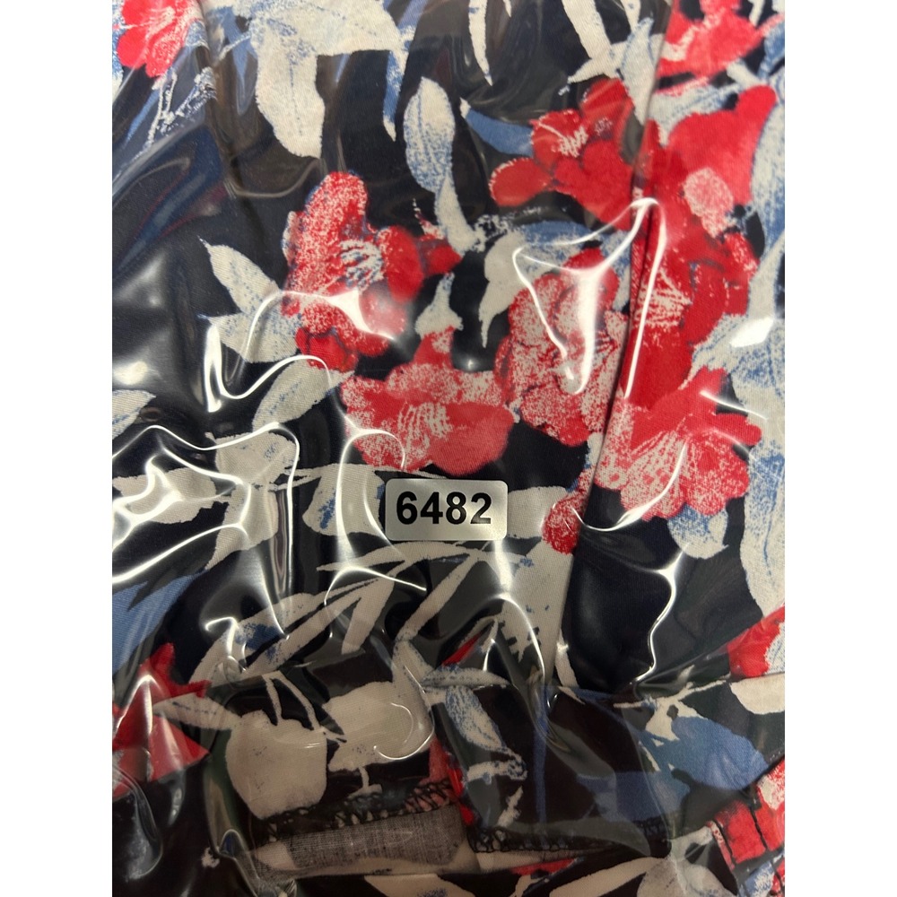 Tropical Floral Chico's 10 Navy Red Brigitte So Slimming Capri Pants Cropped - Picture 11 of 11